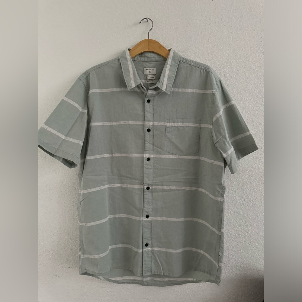QUIKSILVER SHORT-SLEEVE BUTTON UP SIZE:XL